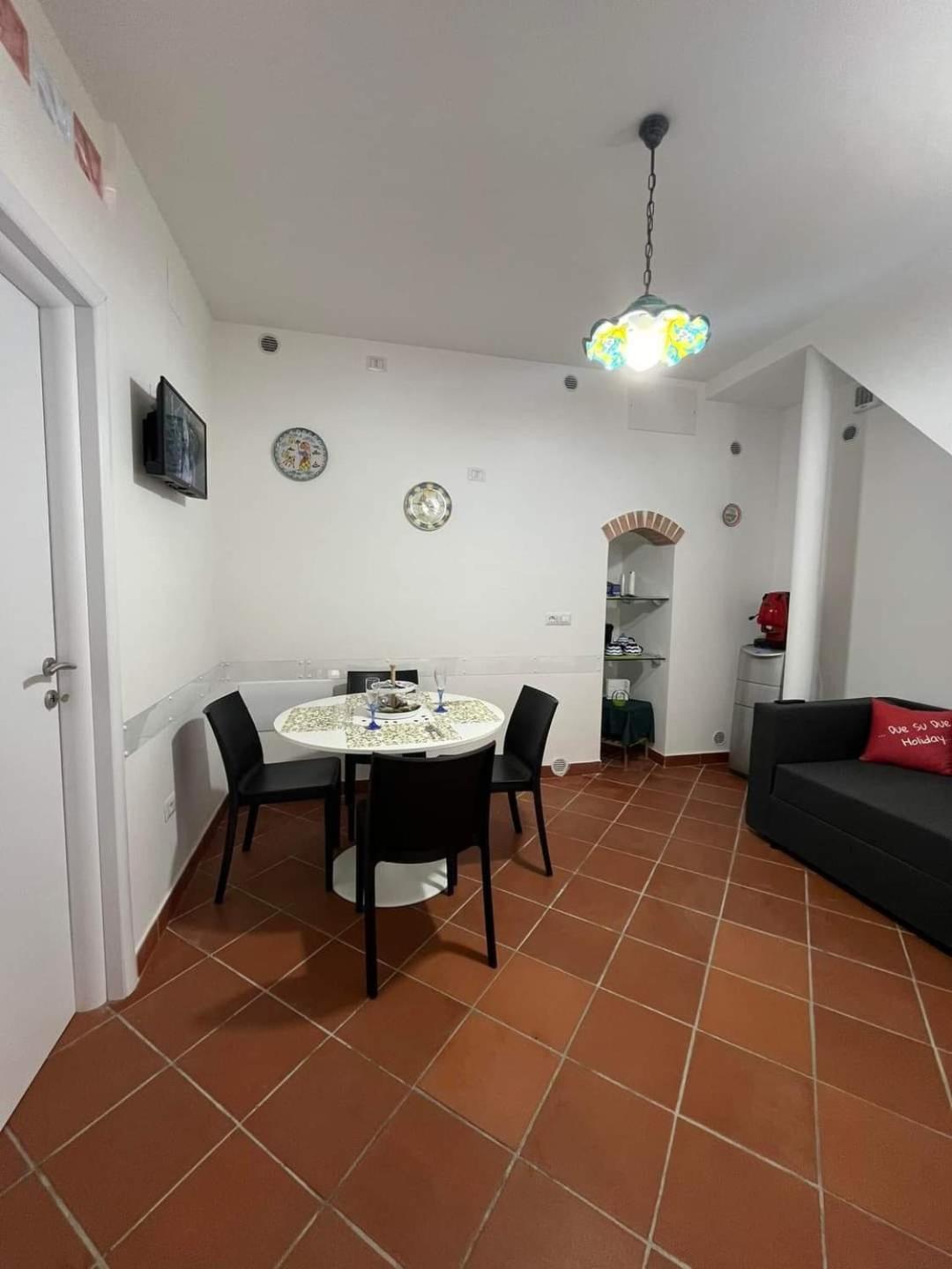 B&B Due Su Due Holiday Виетри Экстерьер фото
