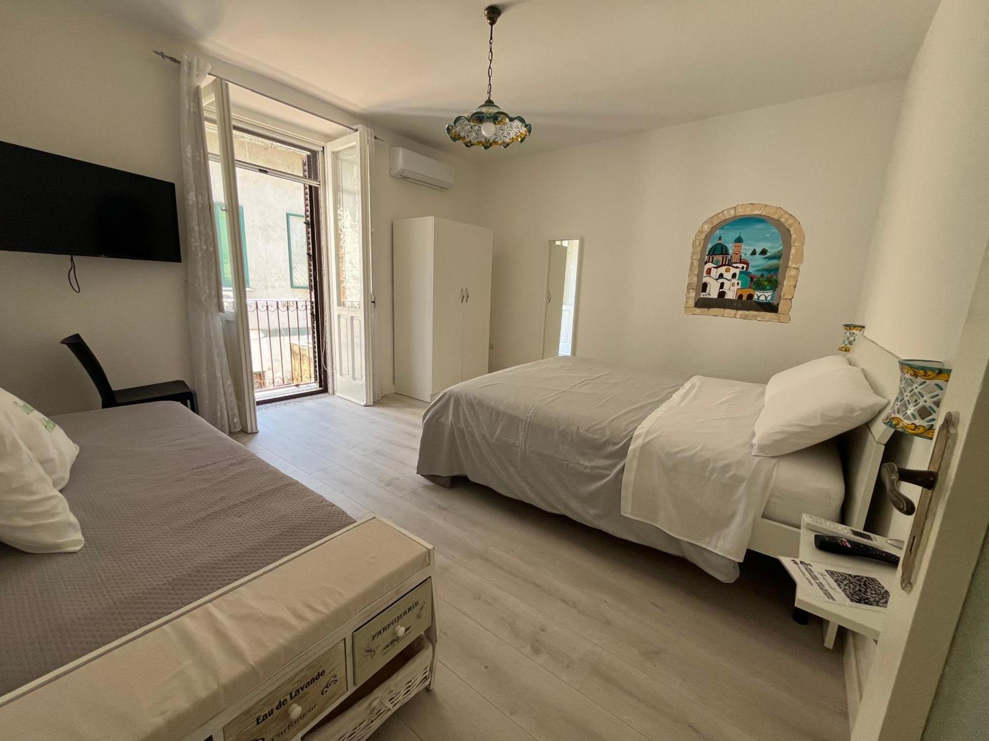 B&B Due Su Due Holiday Виетри Экстерьер фото